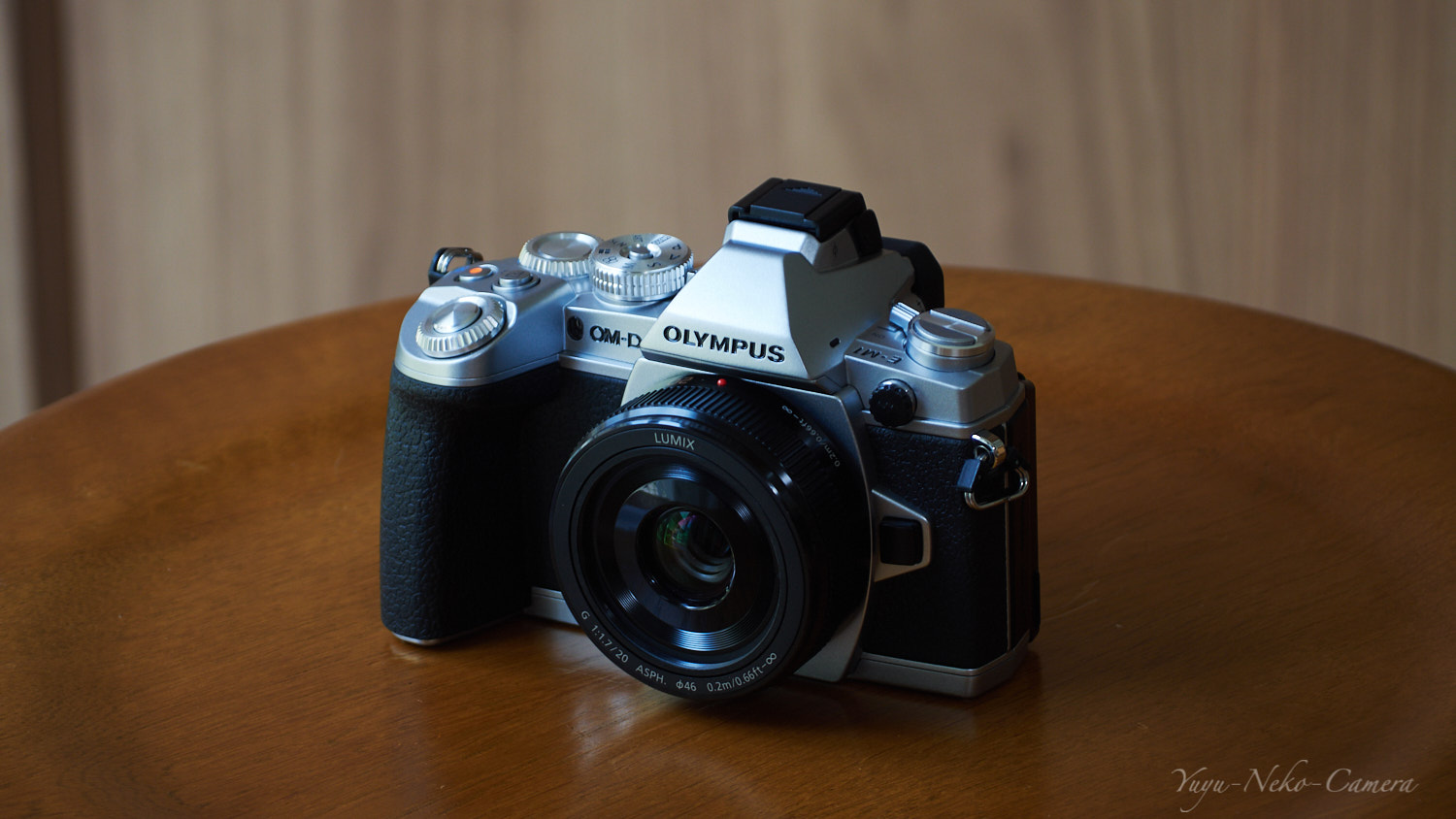 OLYMPUS OM-D E-M1