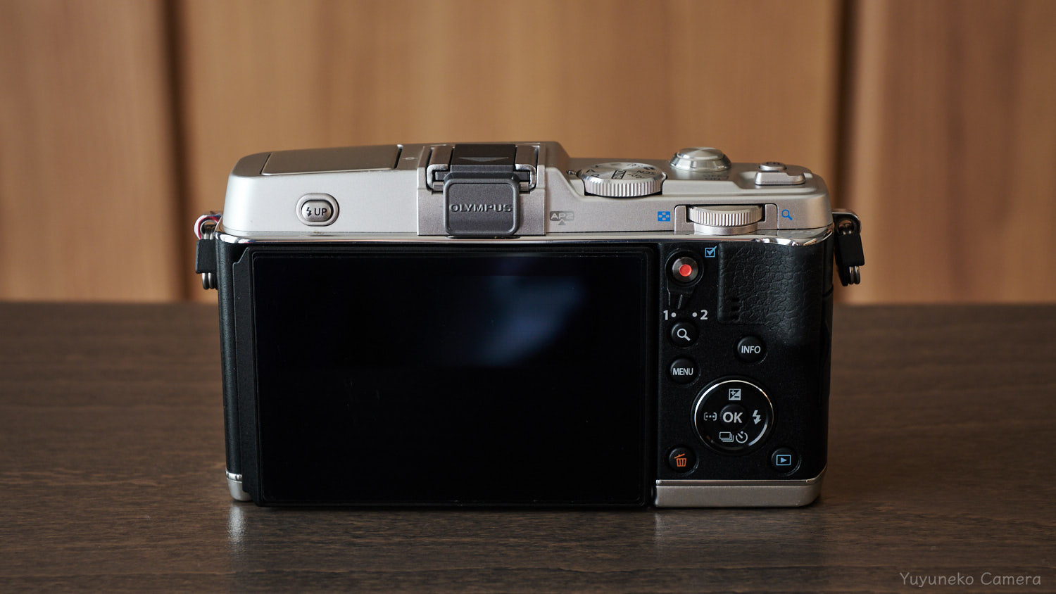 OLYMPUS E-P5|背面