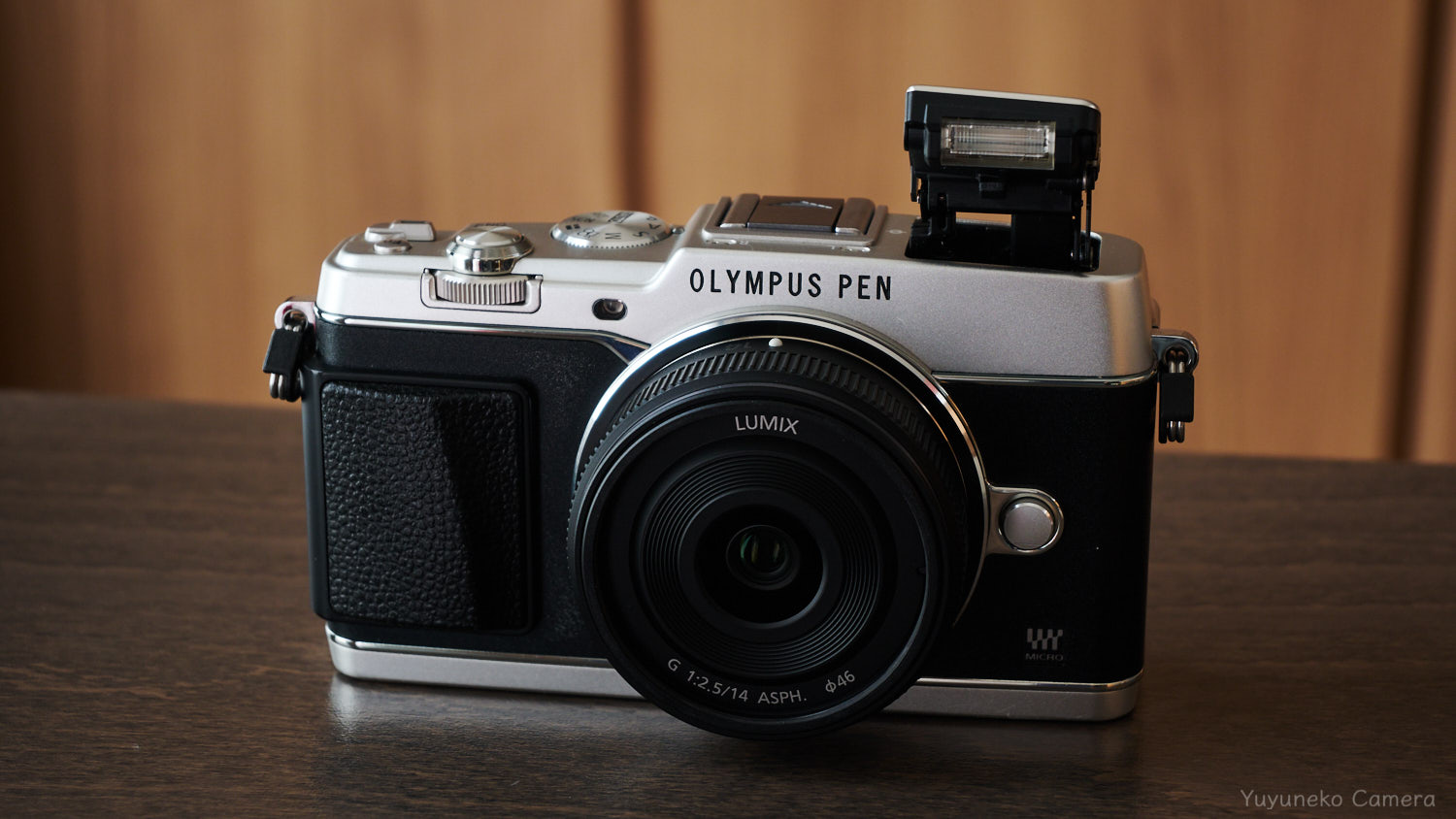 OLYMPUS E-P5|フラッシュ展開状態