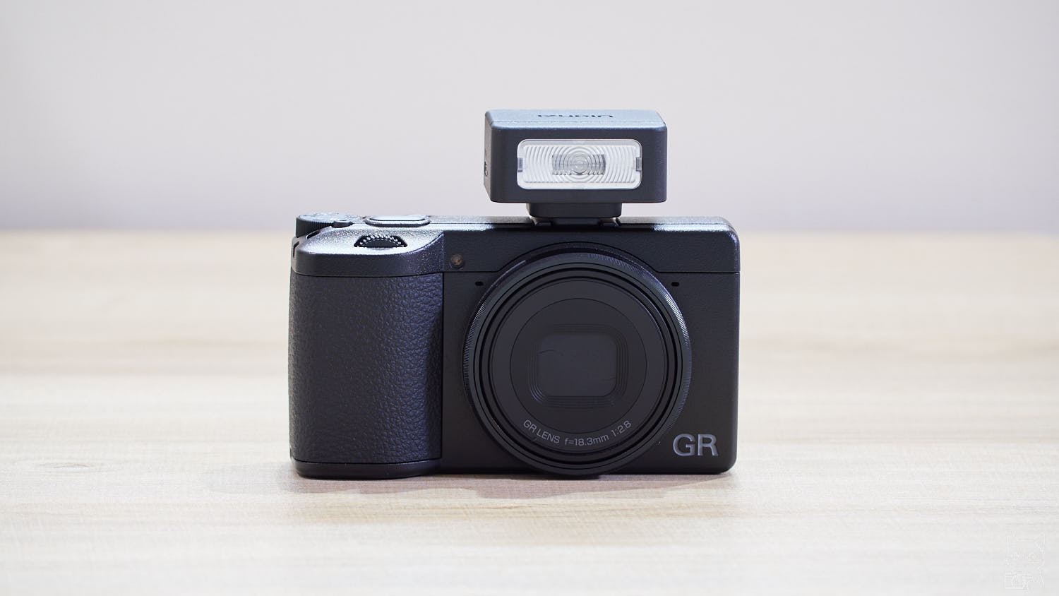 GR IV + Ulanzi SL01