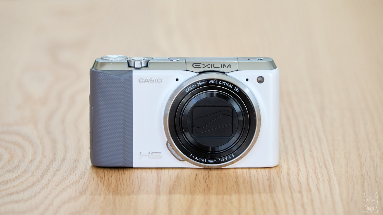 CASIO EXILIM EX-ZR700｜前面