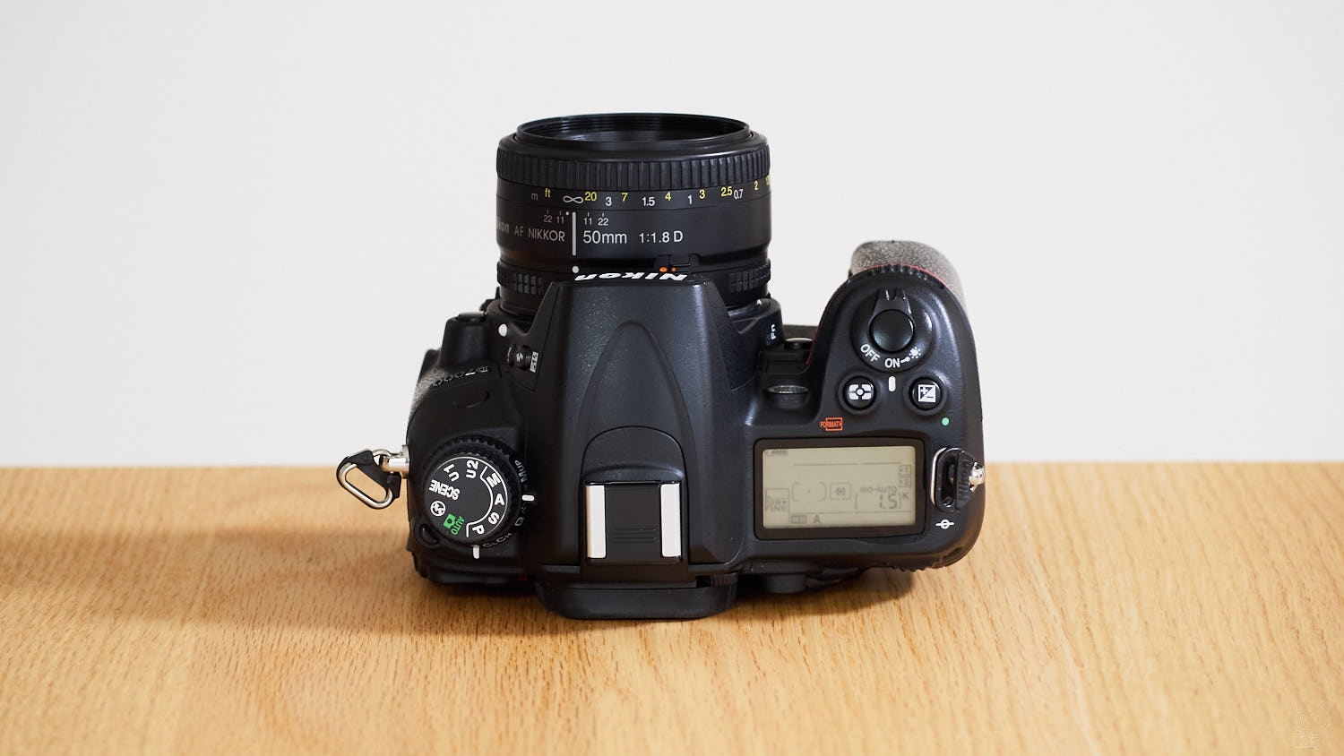 Nikon D7000｜軍幹部（上面）