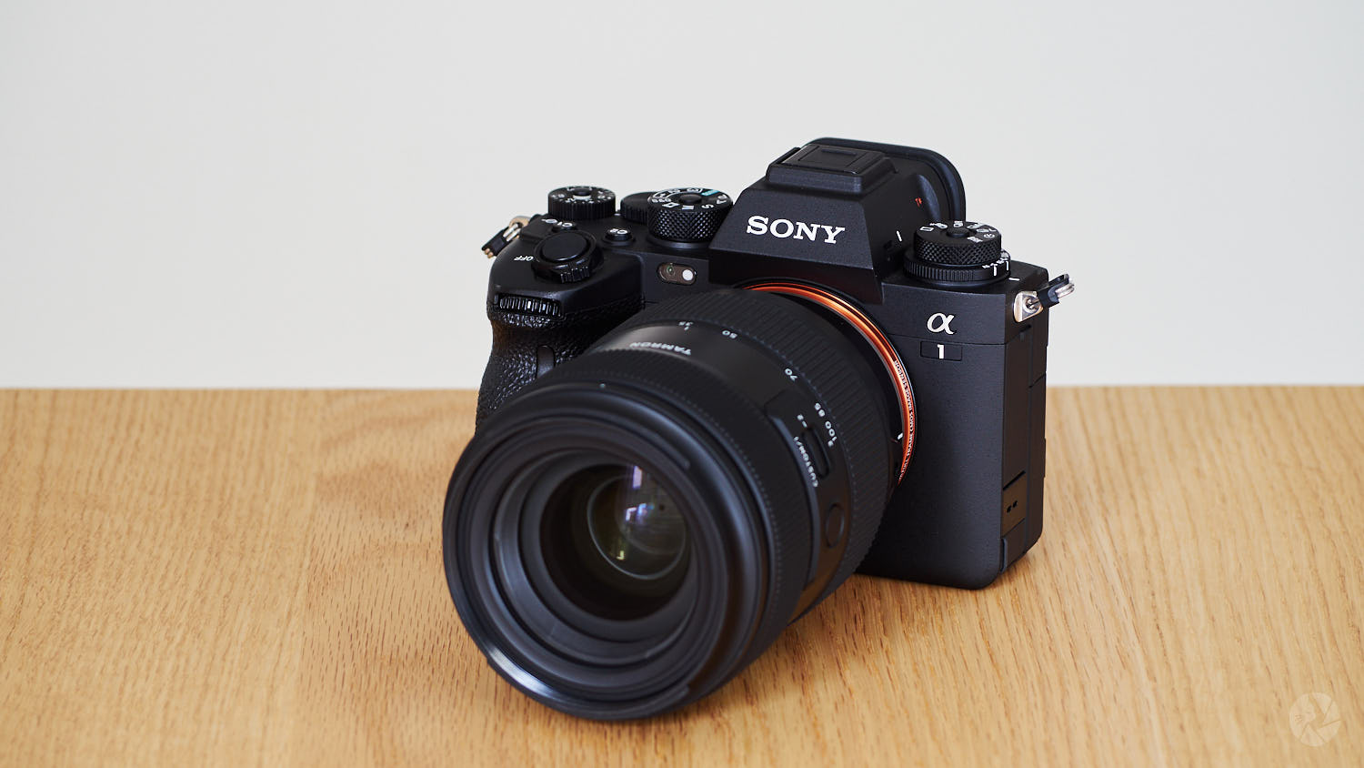 35-100mm F/2.8 Di III VXD + α1