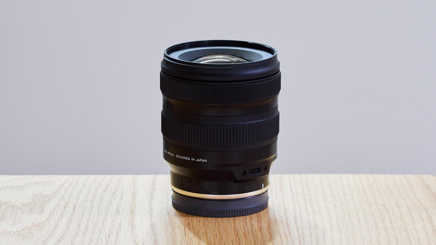 TAMRON 20-40mm F/2.8 Di III VXD｜USB-C端子