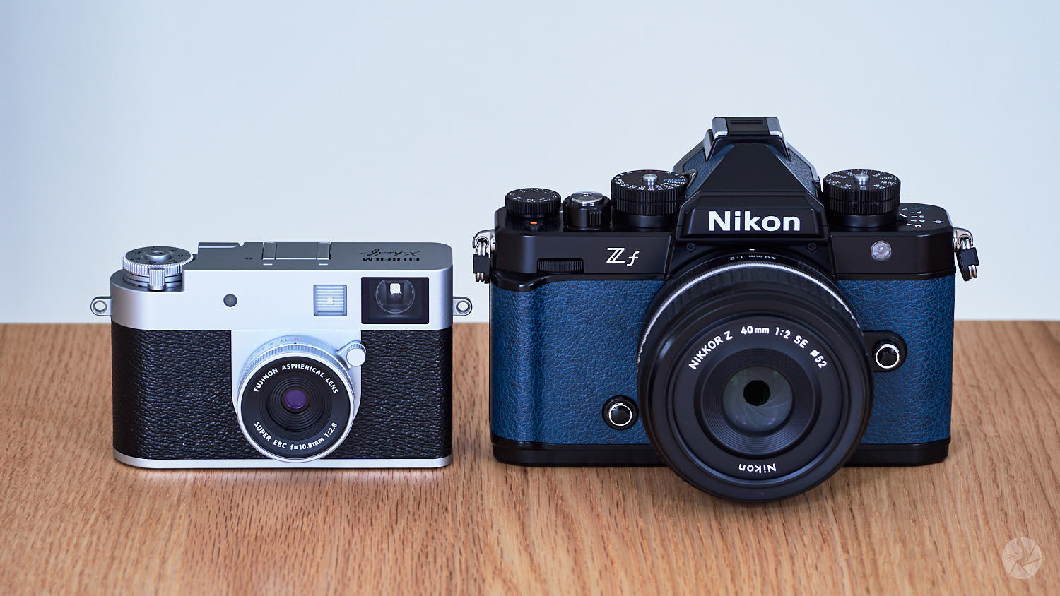 X half と Nikon Z f